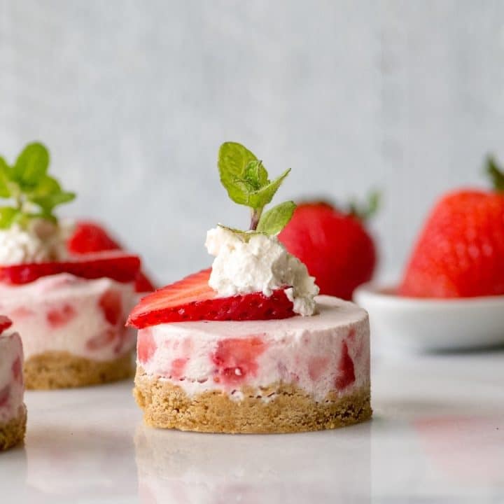 Mini Strawberry Cheesecake