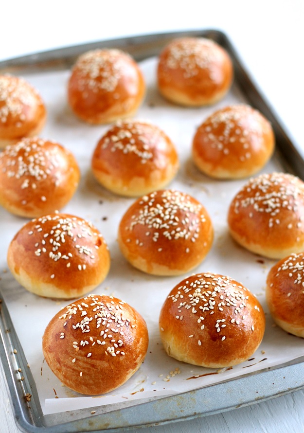 White Burger Bun Mini With Sesame