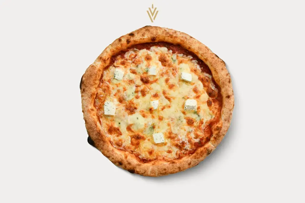 Pizza Quattro Formaggi - بيتزا 4 انواع جبن