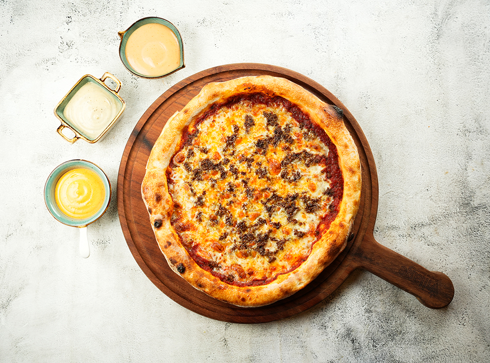 Bolognese Pizza  - بيتزا بولونيز